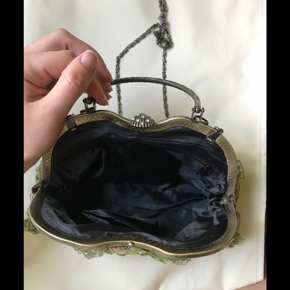 Adorable clutch purse - Picture 3 of 3